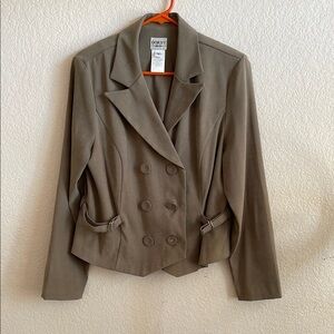 Tan Blazer with Wide Lapels and Modern Tailoring